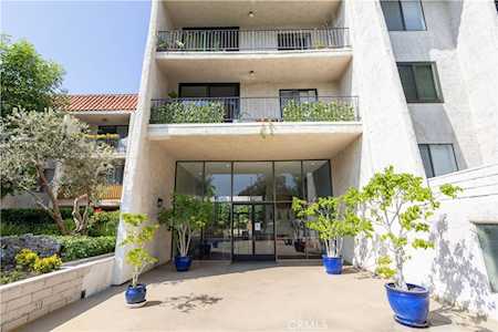 1401 Valley View Rd #124 Glendale, CA 91202