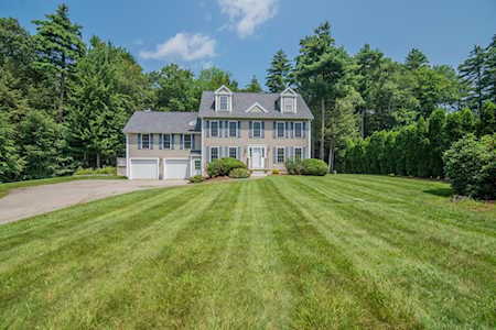 76 Mcintosh Rd Danville, NH 03819