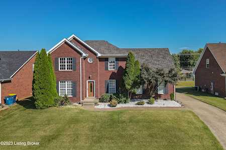 4207 Stonemeadow Ct Louisville, KY 40218