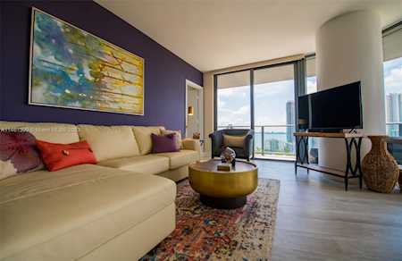 121 NE 34th St #2004 Miami, FL 33137