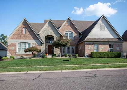 337 Greycliff Bluff Dr St Louis, MO 63129