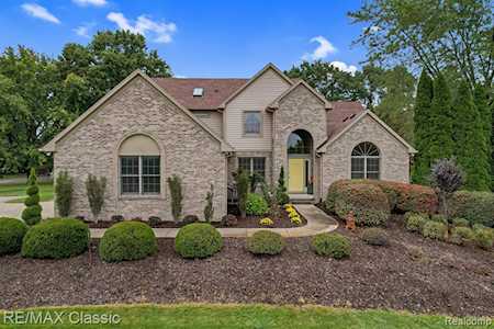 4733 Crows Nest Ct Brighton, MI 48114