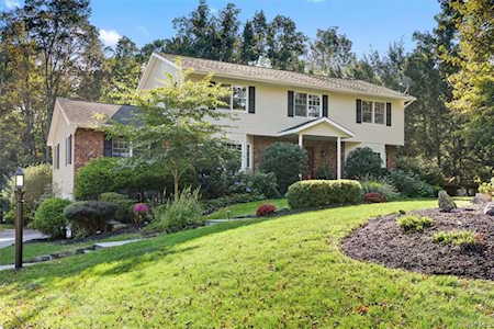 5 Benjamin Green Ln Somers, NY 10541