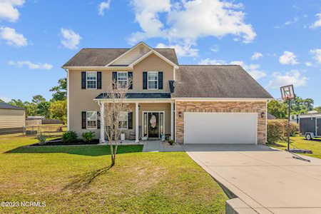 137 Inverness Dr Hubert, NC 28539