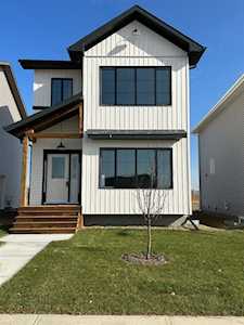 113 Mcghee St Fort McMurray, AB T0P 1