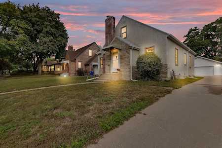 1189 E Mclean Avenue Saint Paul, MN 55106