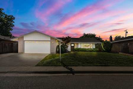 326 Zola Avenue Roseville, CA 95678