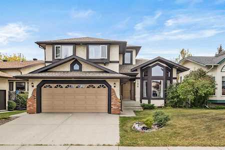 106 Scenic Glen Close NW Calgary, AB T3L1J3