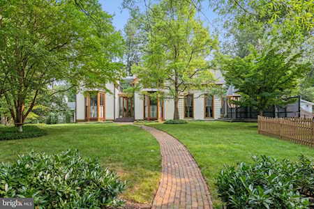 17 W Irving St Chevy Chase, MD 20815