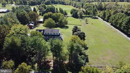 34577 Snickersville Turnpike Bluemont, VA 20135