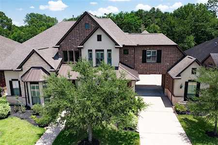 38 Wyndehaven Lakes Dr Katy, TX 77494