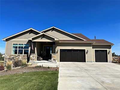 2560 Eastview Dr Castle Rock, CO 80104