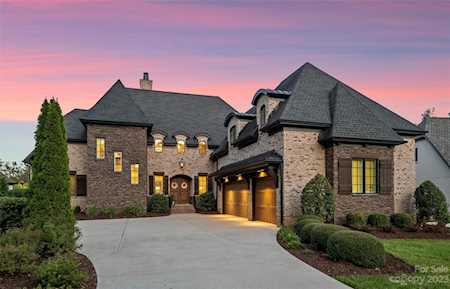 8010 Skye Lochs Dr Waxhaw, NC 28173