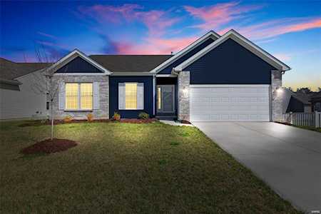 381 Victory Height Dr Wentzville, MO 63385