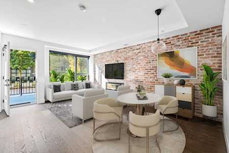 2720 Spring Street Port Moody, BC V3H 1Y5