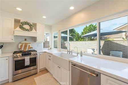 19 Almond Tree Ln Irvine, CA 92612