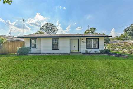 2102 Linden Creek Ln Houston, TX 77017