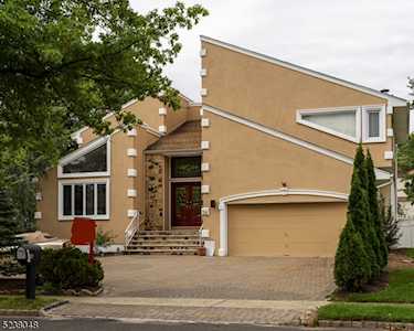 26 Benjamin Dr Springfield Twp., NJ 07081