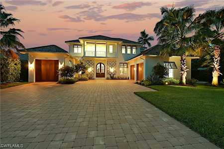 1501 Bluefin Ct Naples, FL 34102