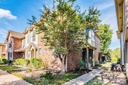 2000 Cullen Ave #15 Austin, TX 78757