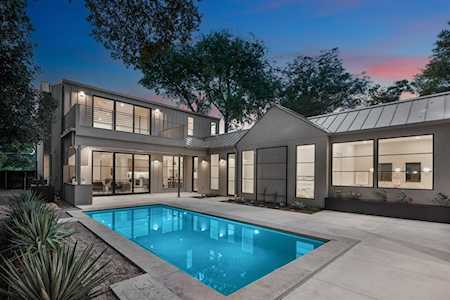 2404 White Horse TRL Austin, TX 78757