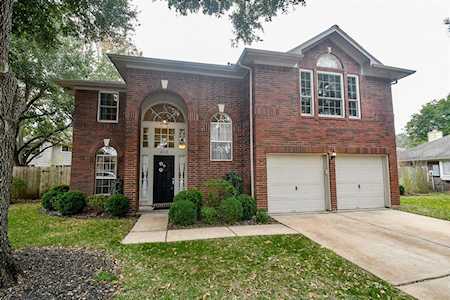 4110 New Meadows Ct Sugar Land, TX 77479