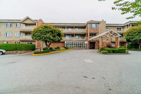 2239 152 Street #114 Surrey, BC V4A 4P1