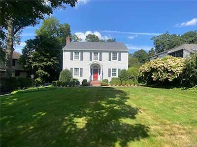3 Saxon Woods Park Dr White Plains, NY 10605
