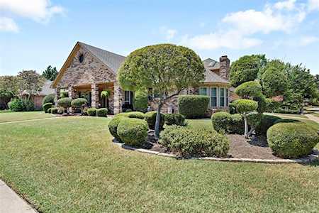 3721 Edgewater Drive Bedford, TX 76021