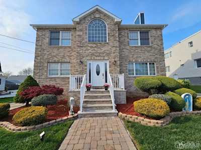 36 Luther Avenue Hopelawn, NJ 08861