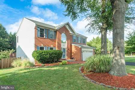 2911 Barrley Dr Dumfries, VA 22026