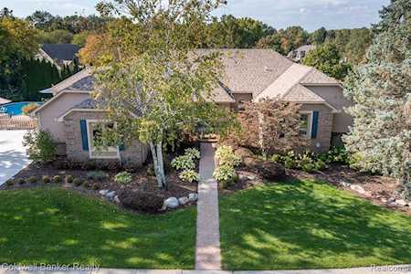 973 Whitegate Dr Northville, MI 48167
