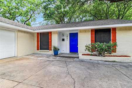 1801 Crooks Court Grand Prairie, TX 75051