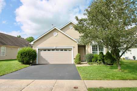 37 Country Walk Blvd Manchester, NJ 08759