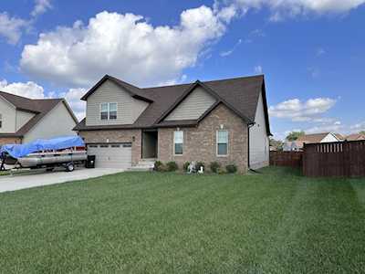 203 Quail Ct Clarksville, TN 37042