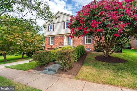 5613 Alta Vista Rd Bethesda, MD 20817