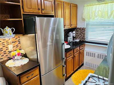 4 Lawrence Dr #A White Plains, NY 10603
