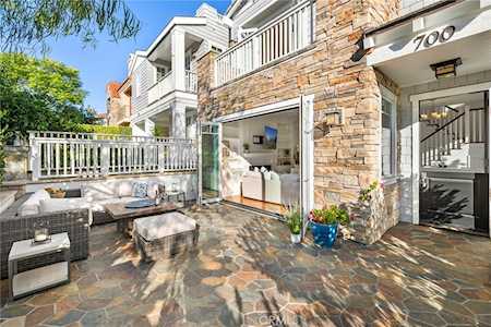 700 Acacia Ave Corona Del Mar, CA 92625