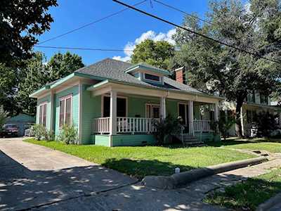 3916 Pine Street Greenville, TX 75401
