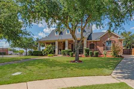 10401 Eastern Hills Court Rowlett, TX 75089