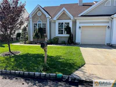 9 Aberdeen Way Monroe, NJ 08831
