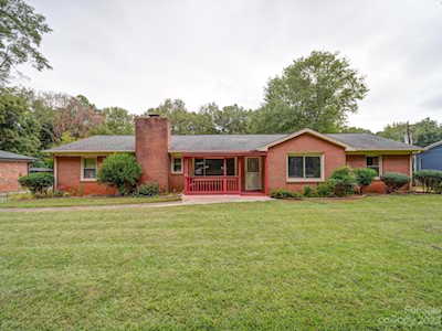 6036 Fairhaven Dr Charlotte, NC 28213