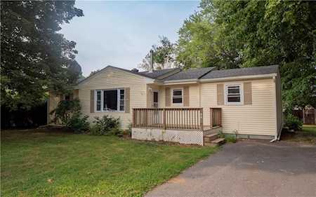 44 Stage Coach Rd Portsmouth, RI 02871