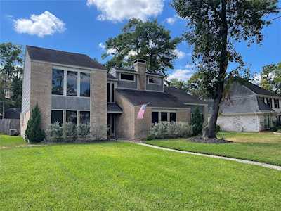 11831 Moorcreek Dr Houston, TX 77070