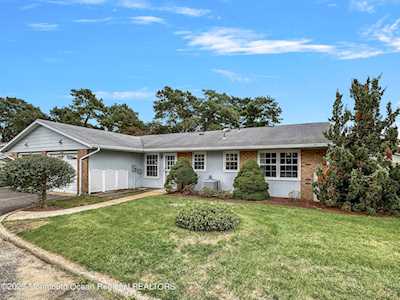 100A Buckingham Dr Manchester, NJ 08759