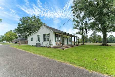 821 Blanchard St Brusly, LA 70719