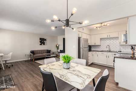 1702 W Tuckey Ln #202 Phoenix, AZ 85015