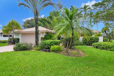 44 Hampshire Lane Boynton Beach, FL 33436