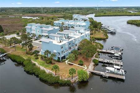 1102 Flying Fish Ln Tarpon Springs, FL 34689