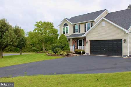 1256 Colonial Dr Quakertown, PA 18951